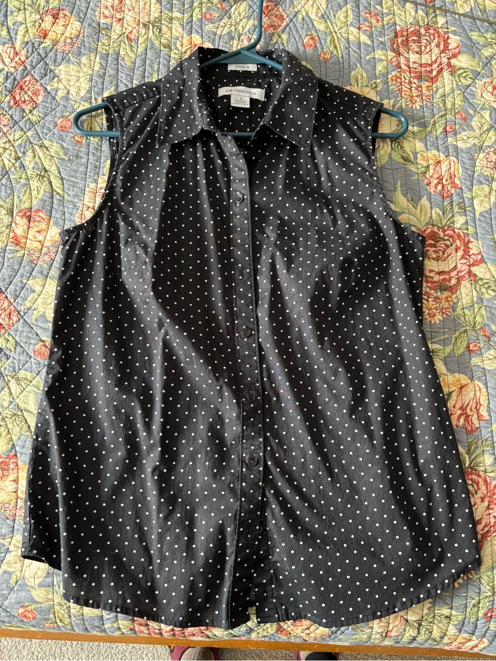 Liz Claiborne Black Sleeveless Polka Dot Button-Down Top